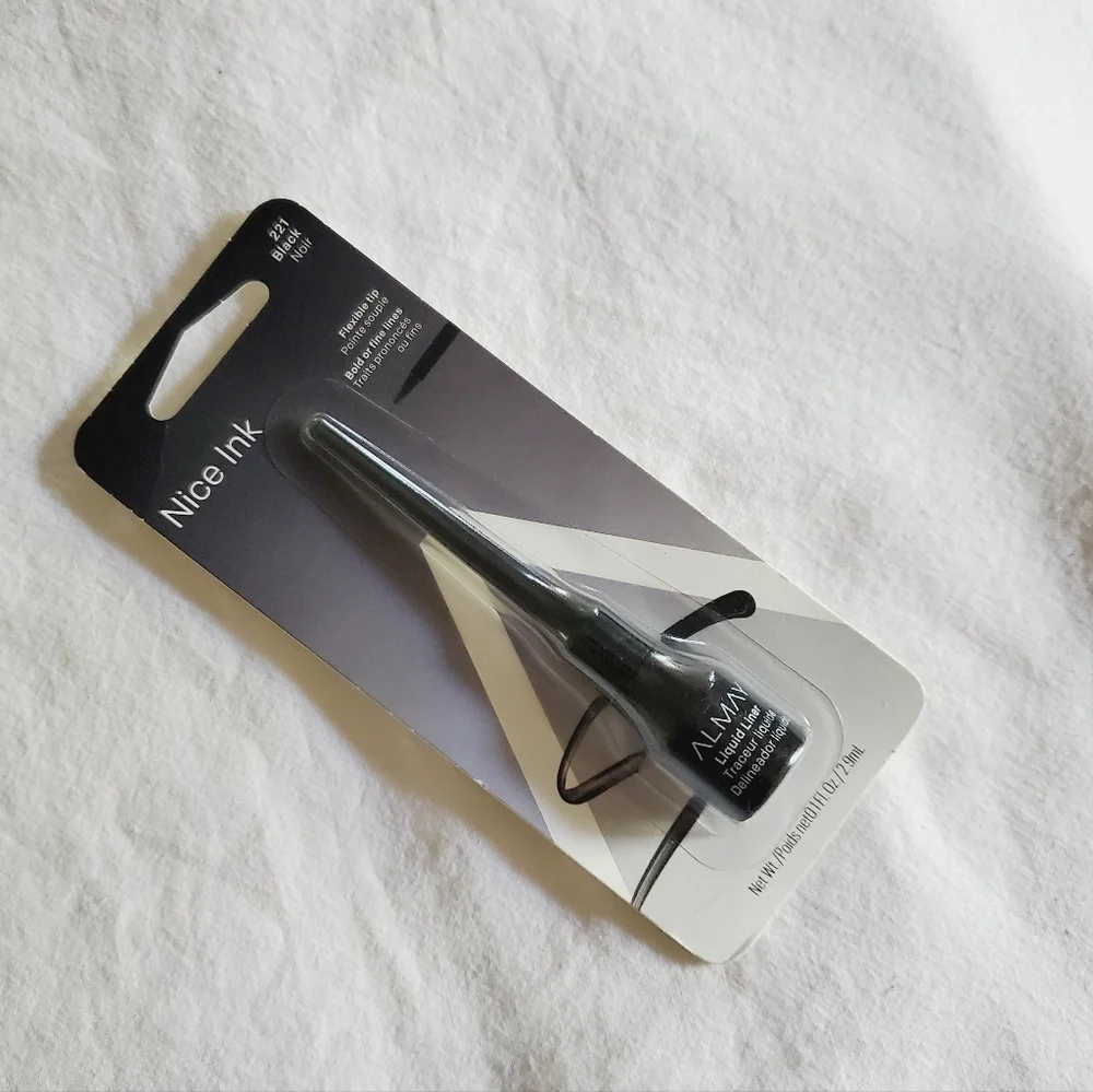LAST ONE🔥 Almay Liquid Eyeliner, Flexible Tip - Black 221